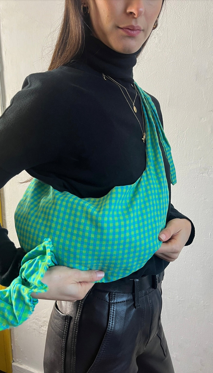 Tākoizu Gingham Sling Cross Bag in Soft Cotton
