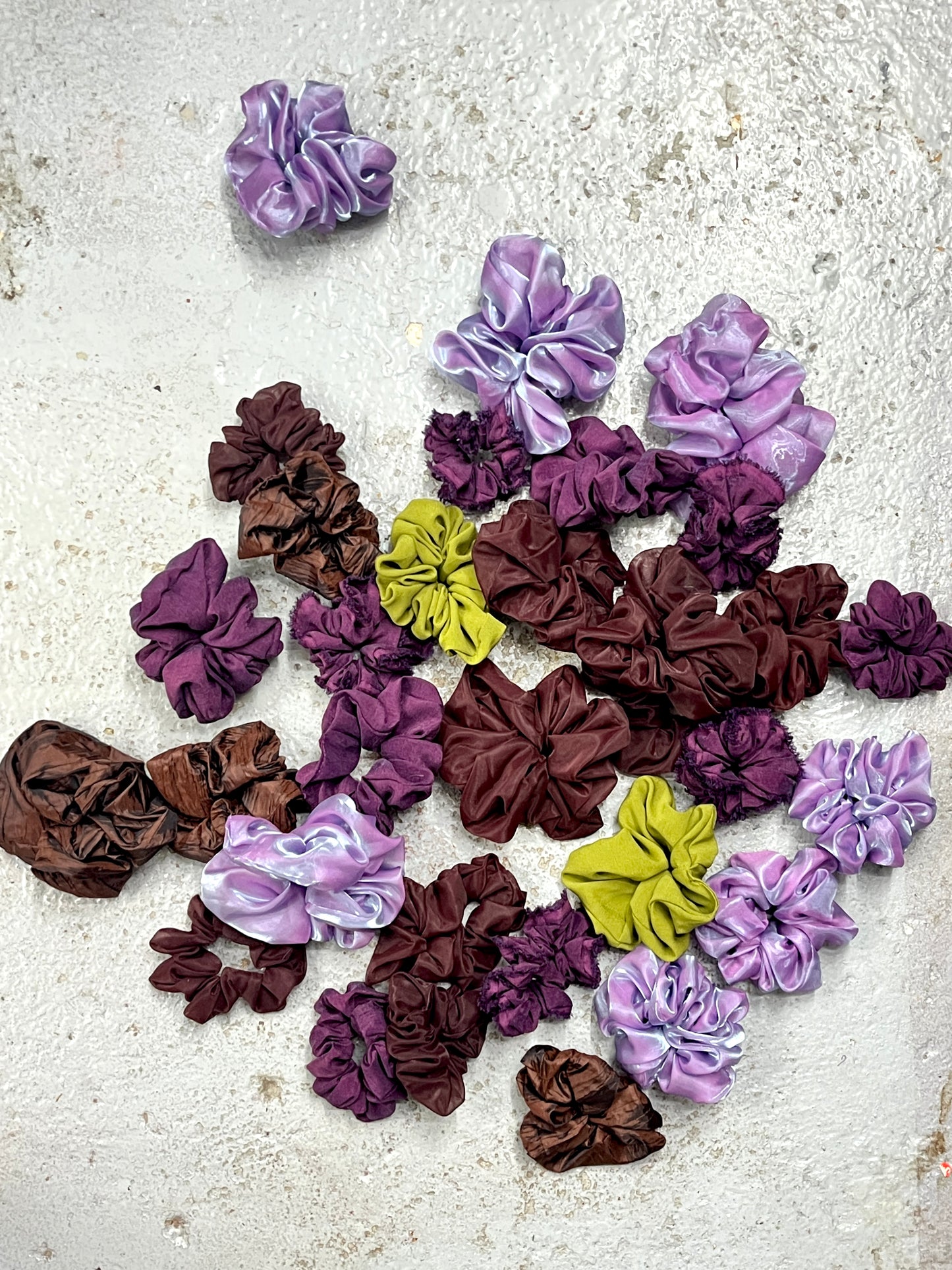 Kira Scrunchie in Shiny Organza